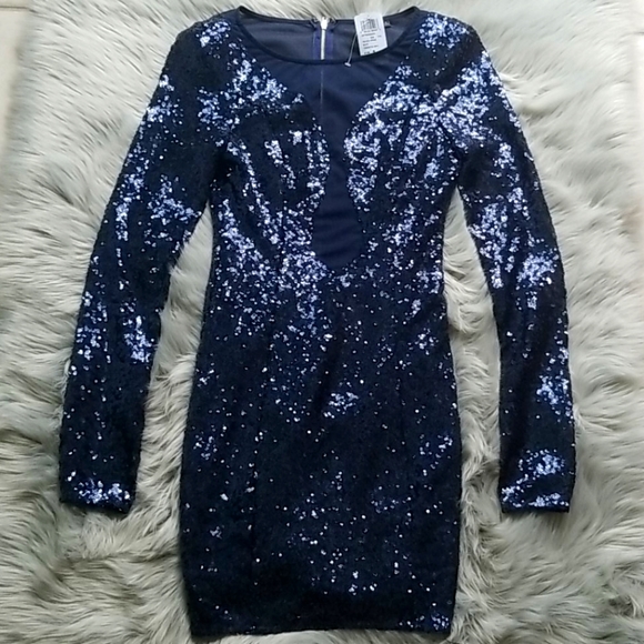 Dress - Picture 1 of 3